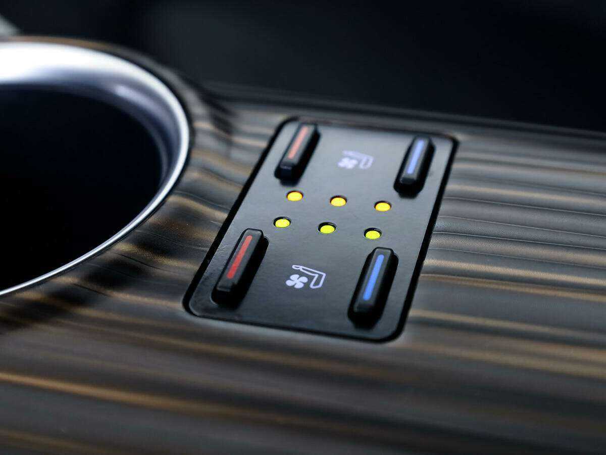 Toyota Camry с пробегом — 2019 год. Фото: #26