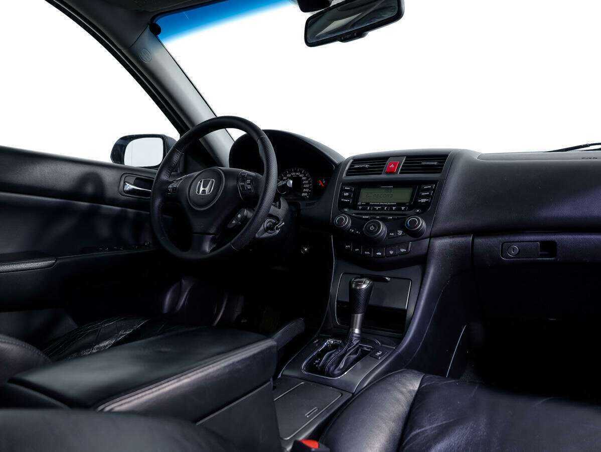 Honda Accord с пробегом — 2006 год. Фото: #7