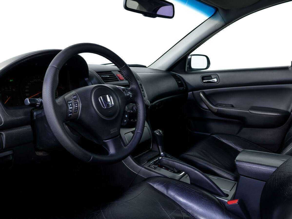 Honda Accord с пробегом — 2006 год. Фото: #9