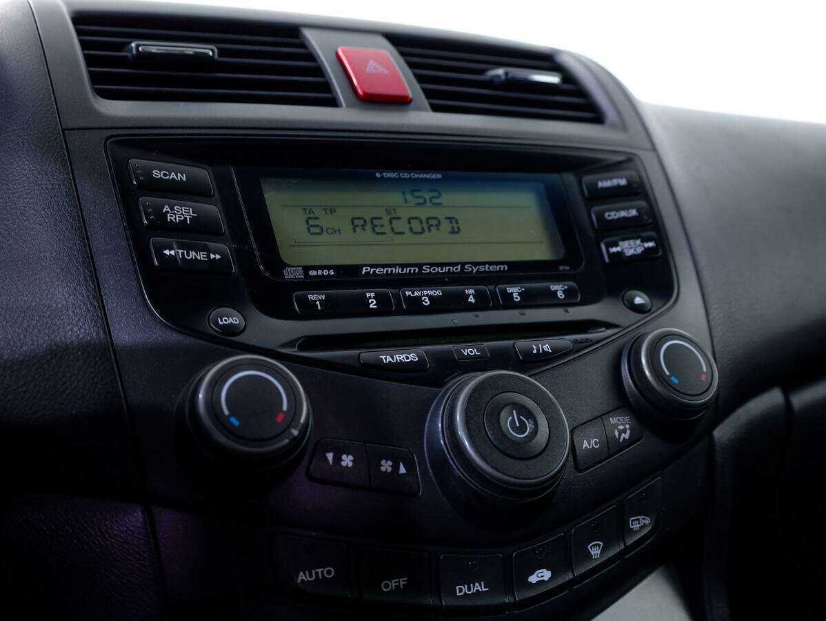 Honda Accord с пробегом — 2006 год. Фото: #13