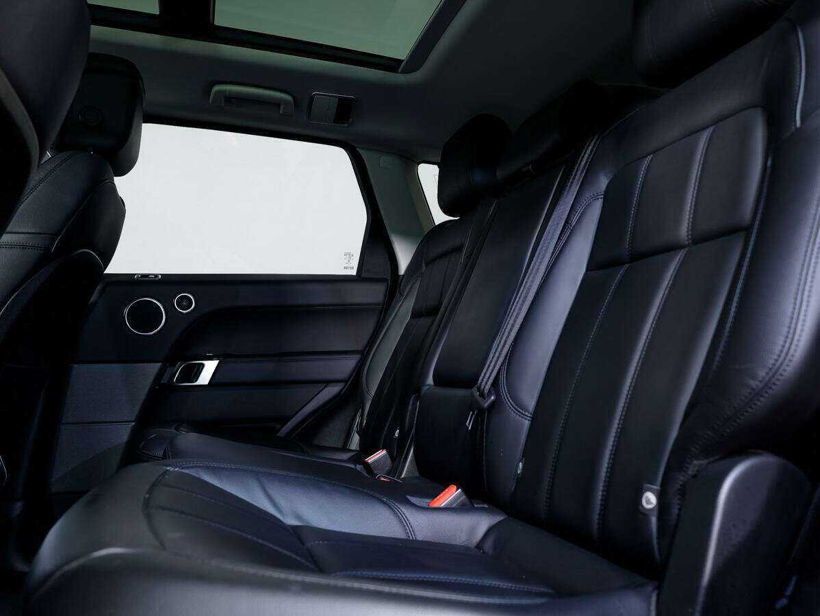 Land Rover Range Rover Sport с пробегом — 2018 год. Фото: #8