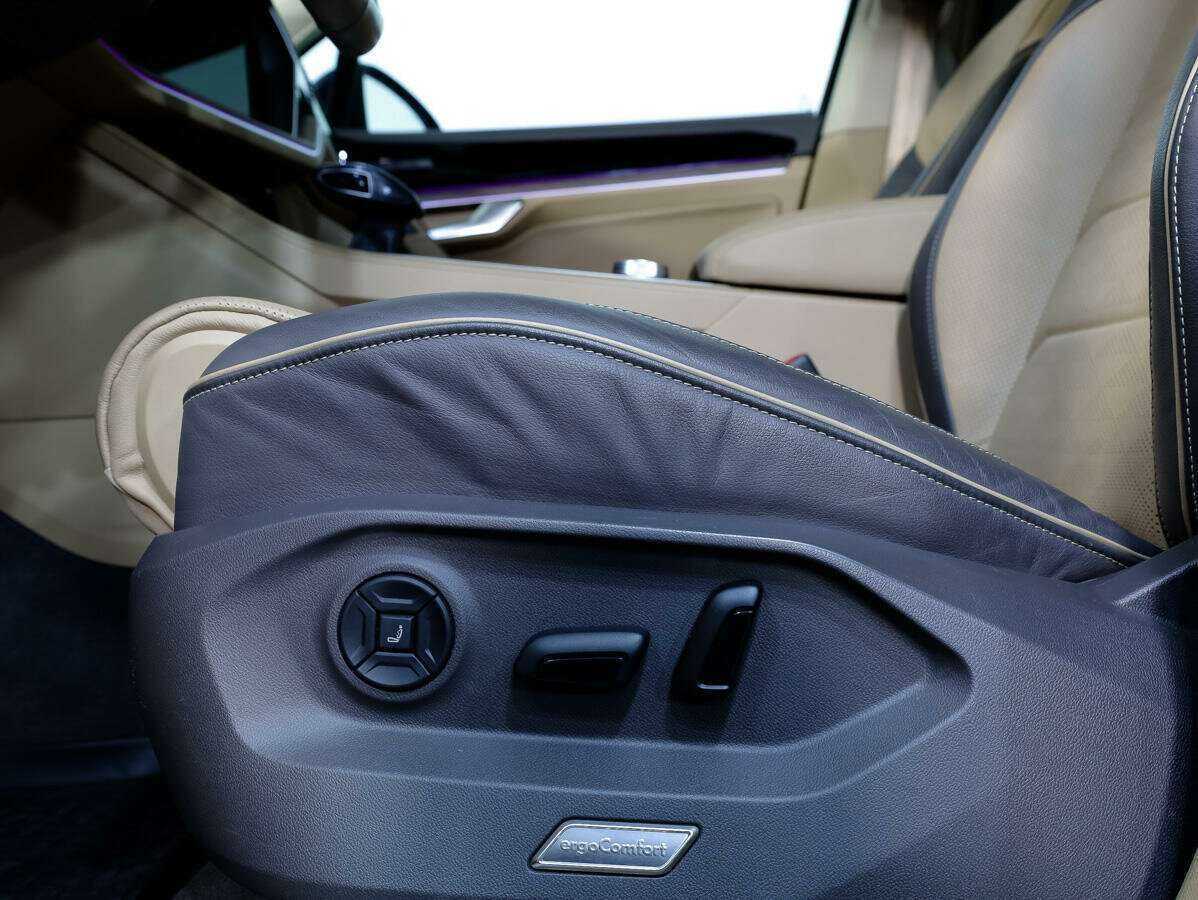 Volkswagen Touareg с пробегом — 2020 год. Фото: #12