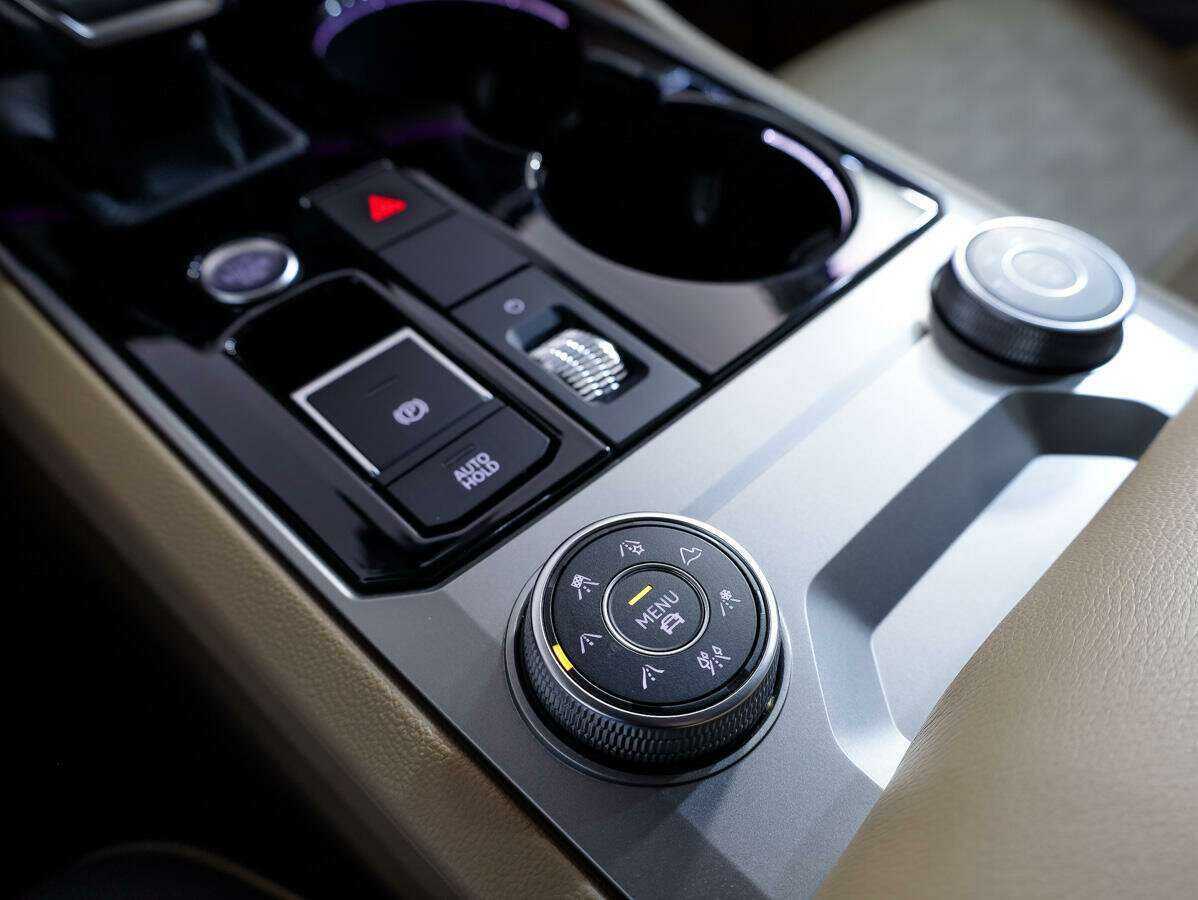 Volkswagen Touareg с пробегом — 2020 год. Фото: #17