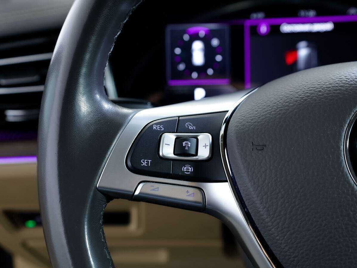 Volkswagen Touareg с пробегом — 2020 год. Фото: #19