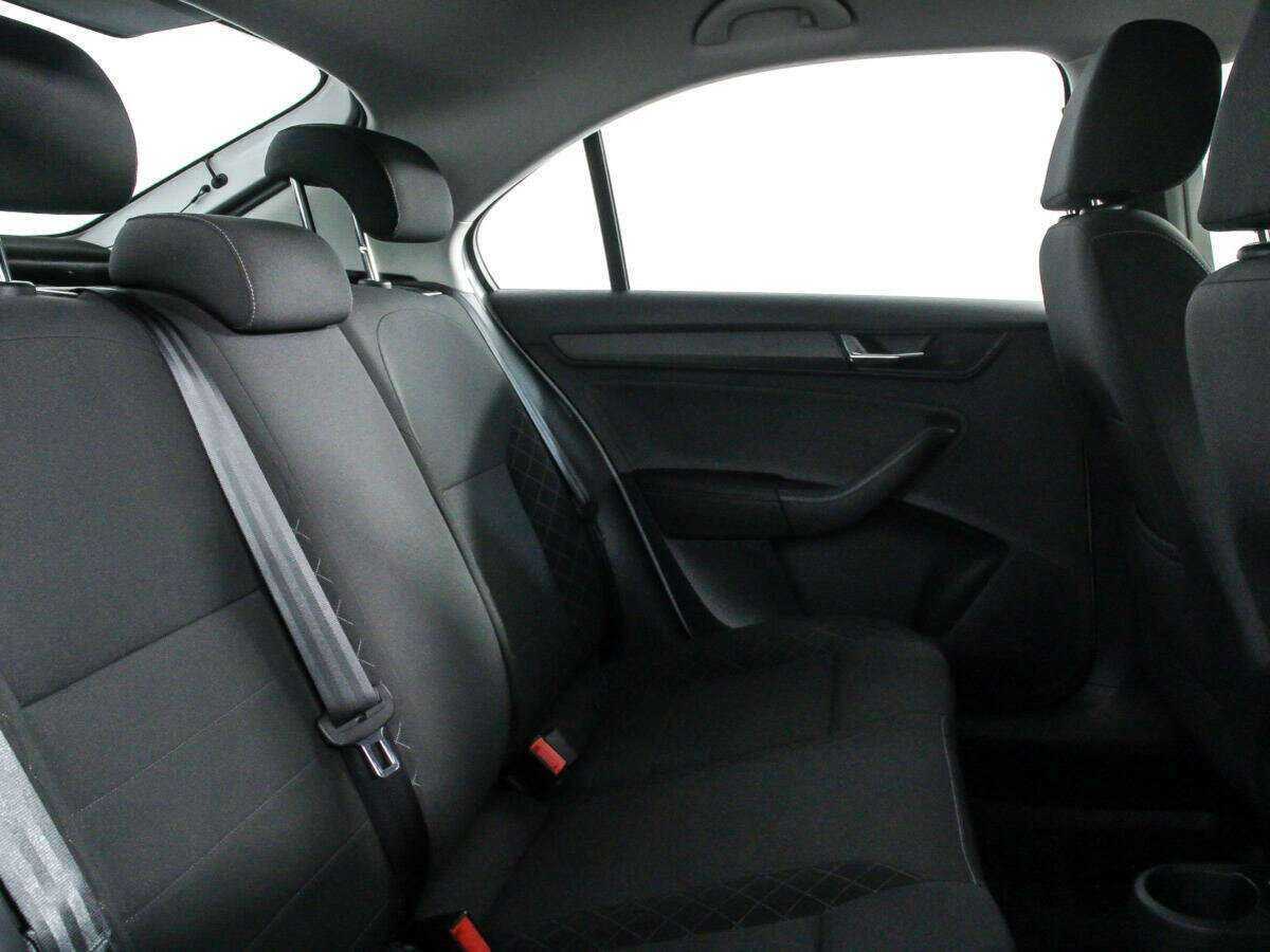 Skoda Rapid с пробегом — 2020 год. Фото: #8