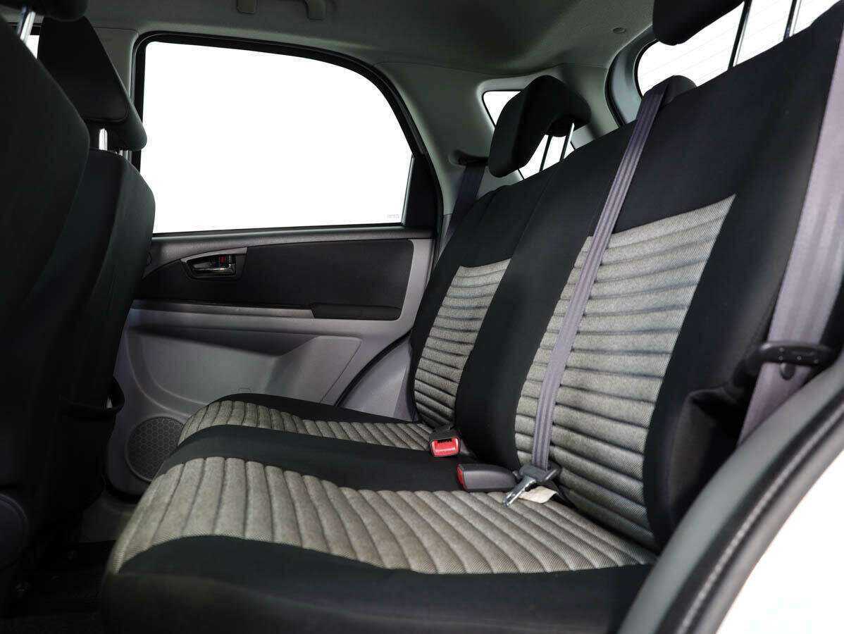 Suzuki SX4 с пробегом — 2011 год. Фото: #9