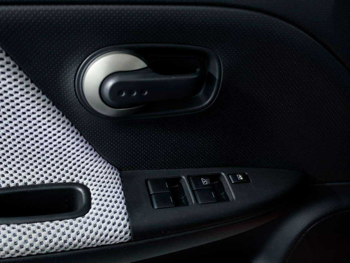 Nissan Note с пробегом — 2008 год. Фото: #13