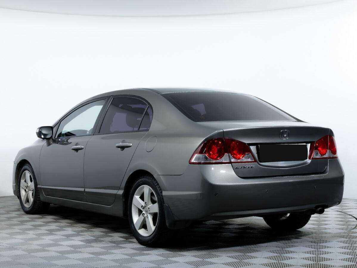 Honda Civic с пробегом — 2008 год. Фото: #6