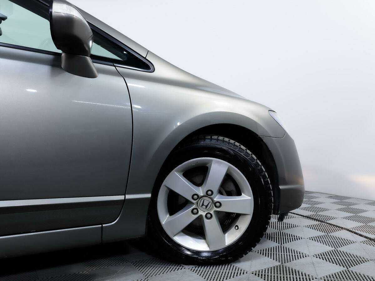 Honda Civic с пробегом — 2008 год. Фото: #18
