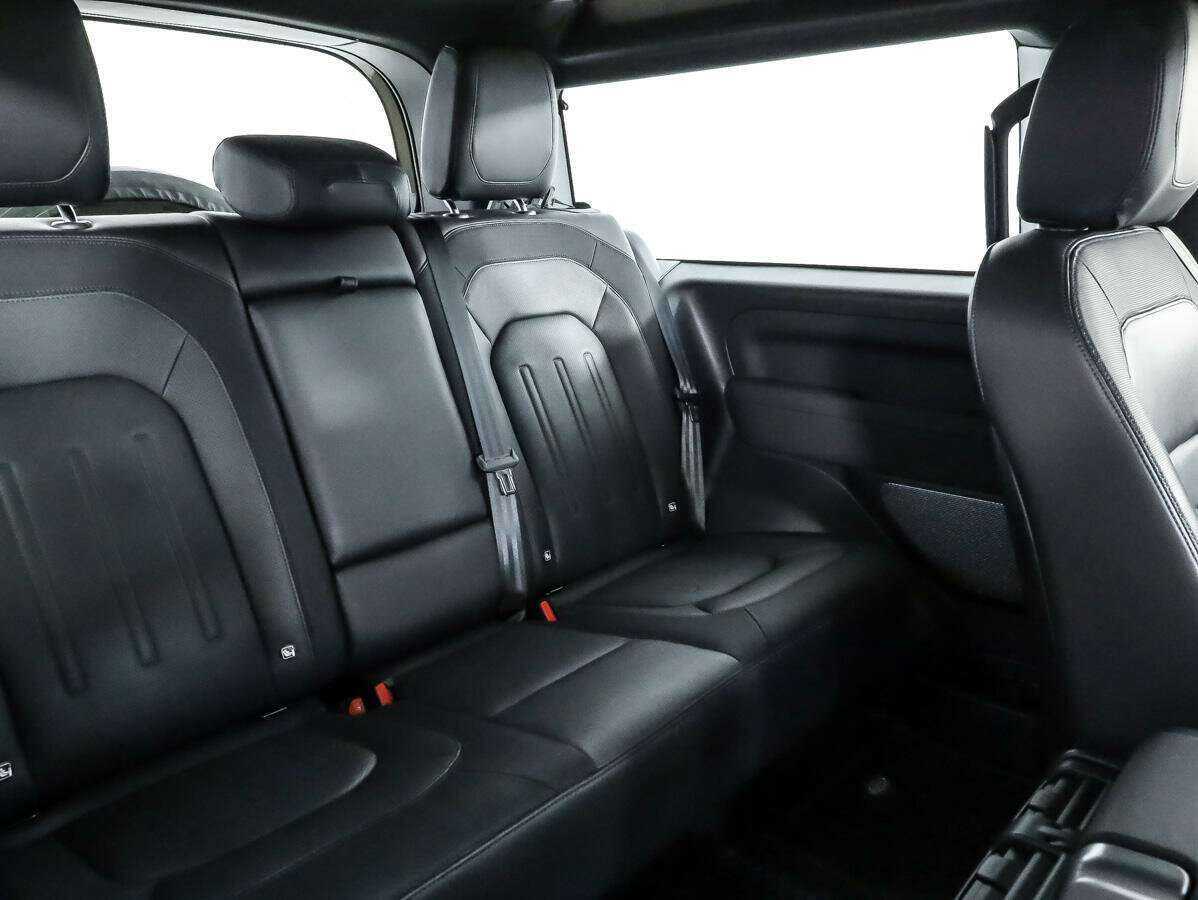 Land Rover Defender с пробегом — 2021 год. Фото: #11