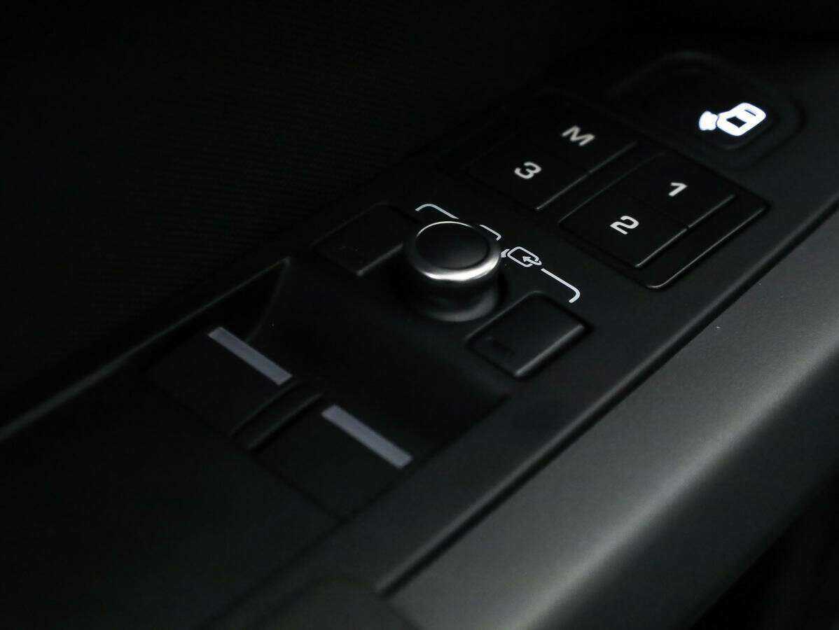 Land Rover Defender с пробегом — 2021 год. Фото: #15