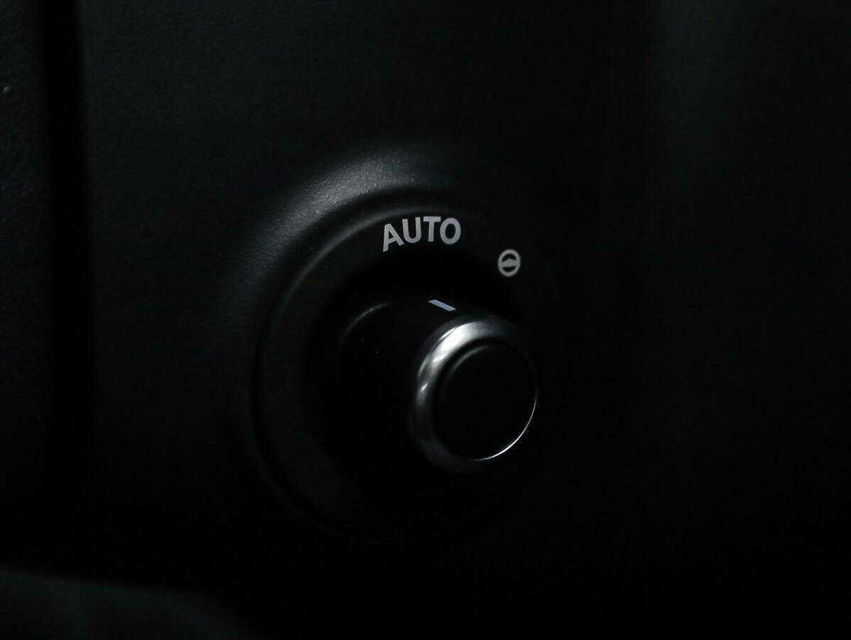 Land Rover Defender с пробегом — 2021 год. Фото: #16