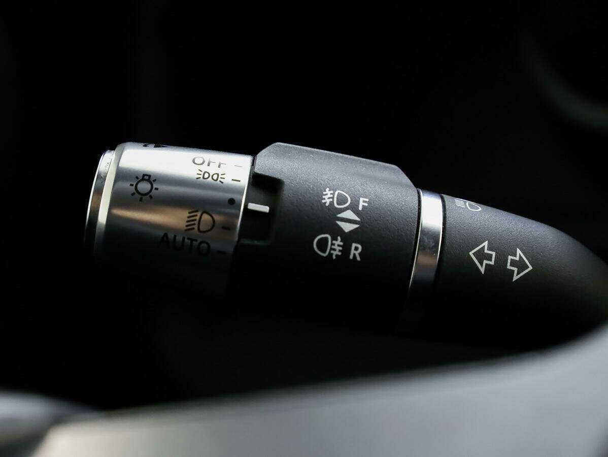 Land Rover Defender с пробегом — 2021 год. Фото: #17