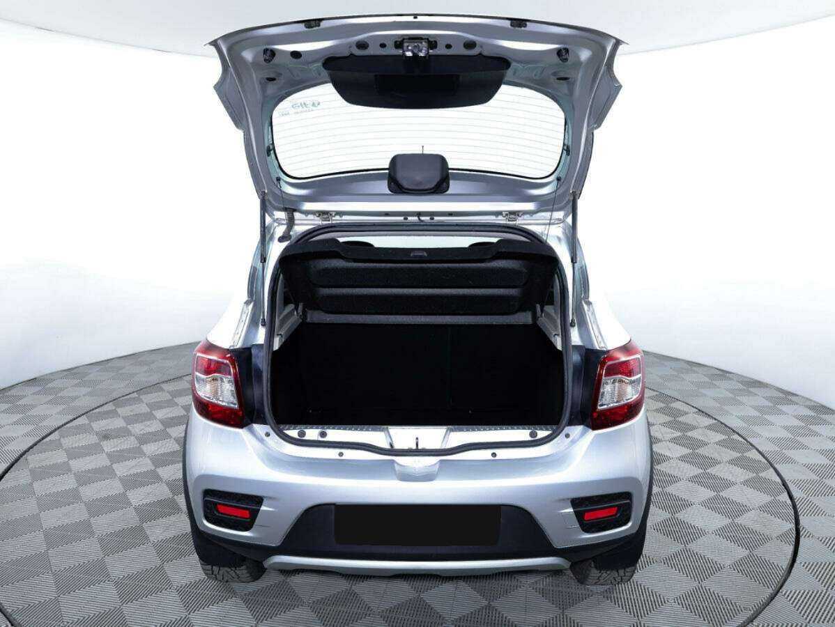 Renault Sandero с пробегом — 2018 год. Фото: #7