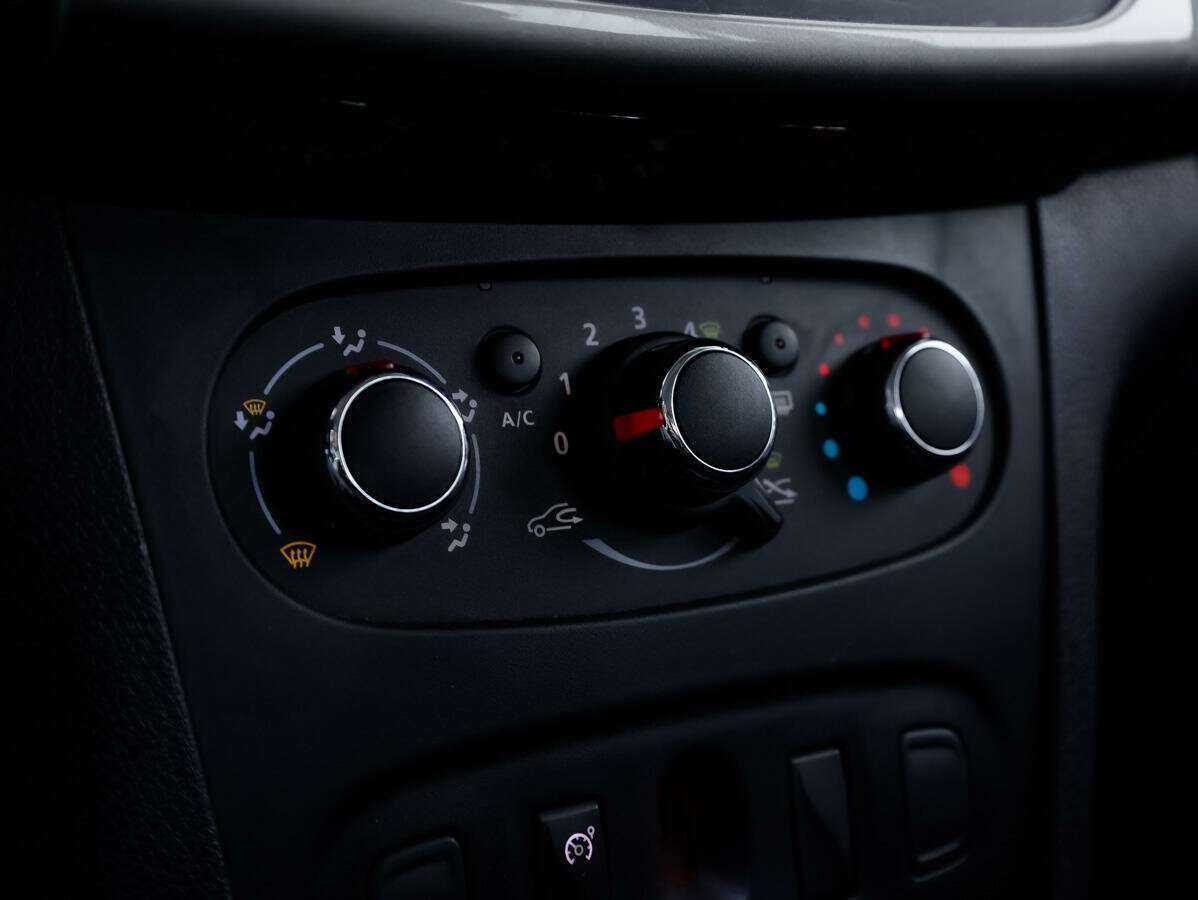 Renault Sandero с пробегом — 2018 год. Фото: #15