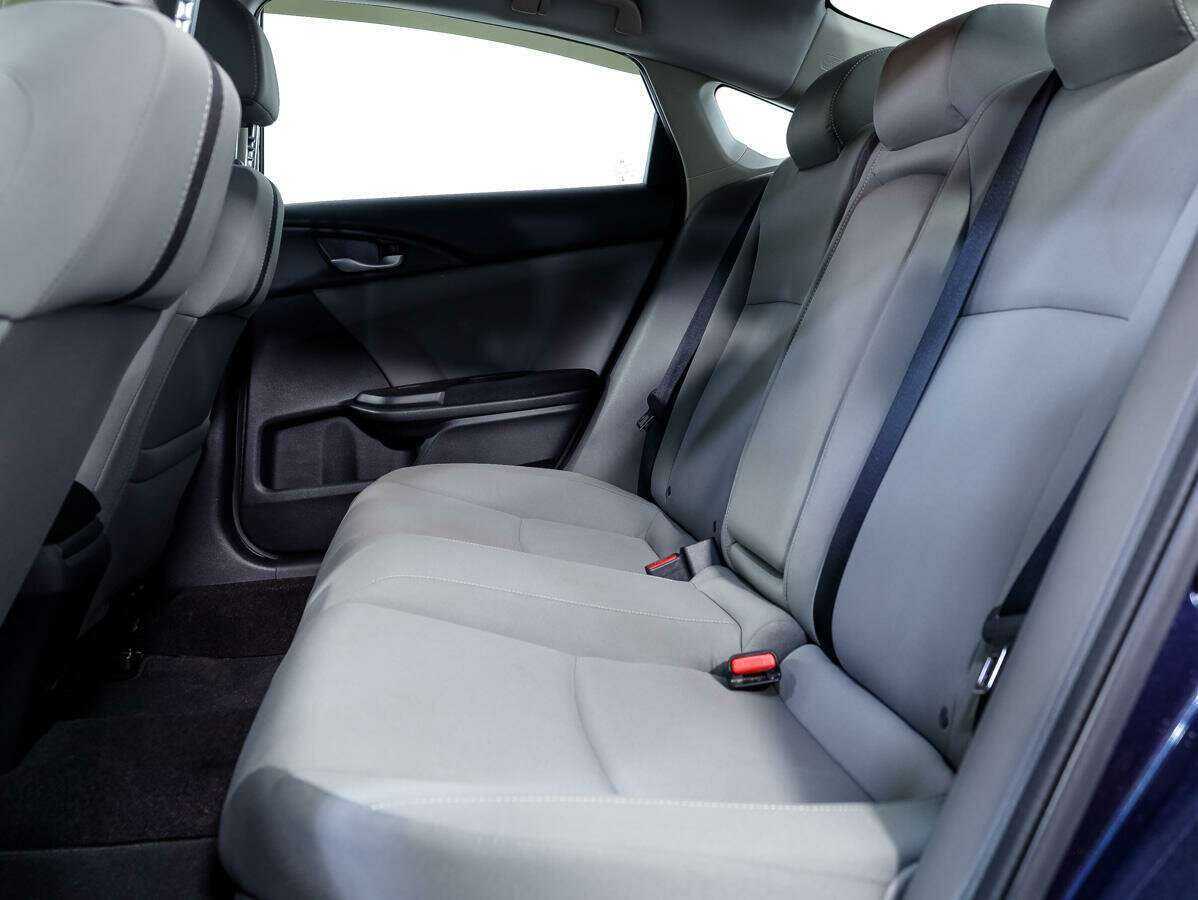 Honda Civic с пробегом — 2019 год. Фото: #11