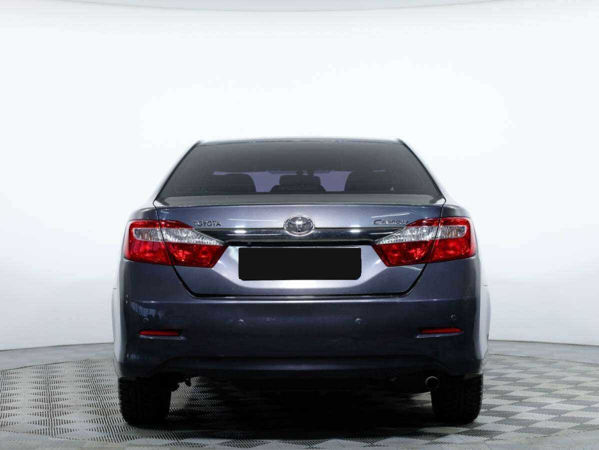 Toyota Camry с пробегом — 2013 год. Фото: #4