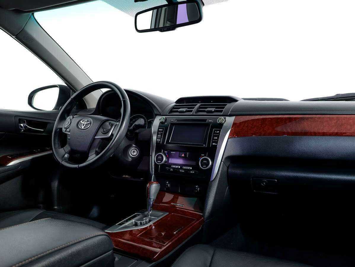 Toyota Camry с пробегом — 2013 год. Фото: #8