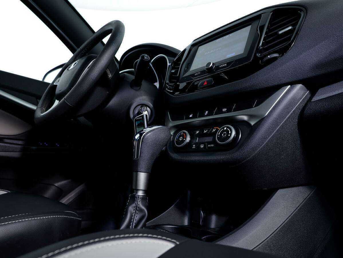 Lada (ВАЗ) Vesta с пробегом — 2019 год. Фото: #15