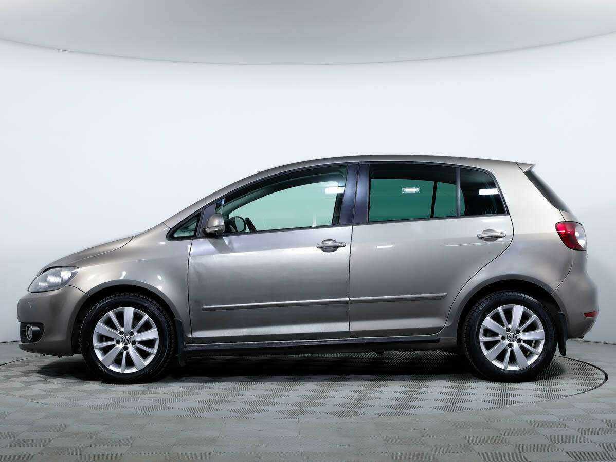 Volkswagen Golf Plus с пробегом — 2011 год. Фото: #6