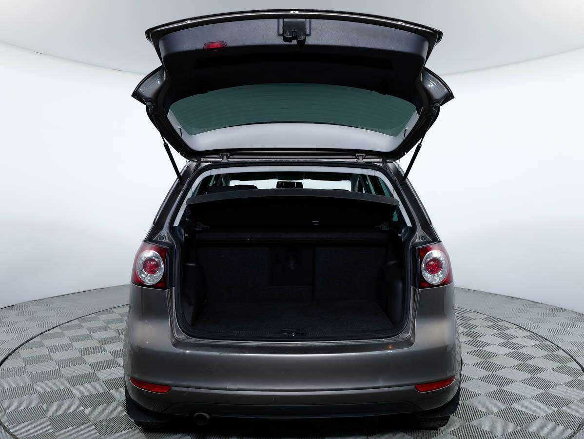 Volkswagen Golf Plus с пробегом — 2011 год. Фото: #7