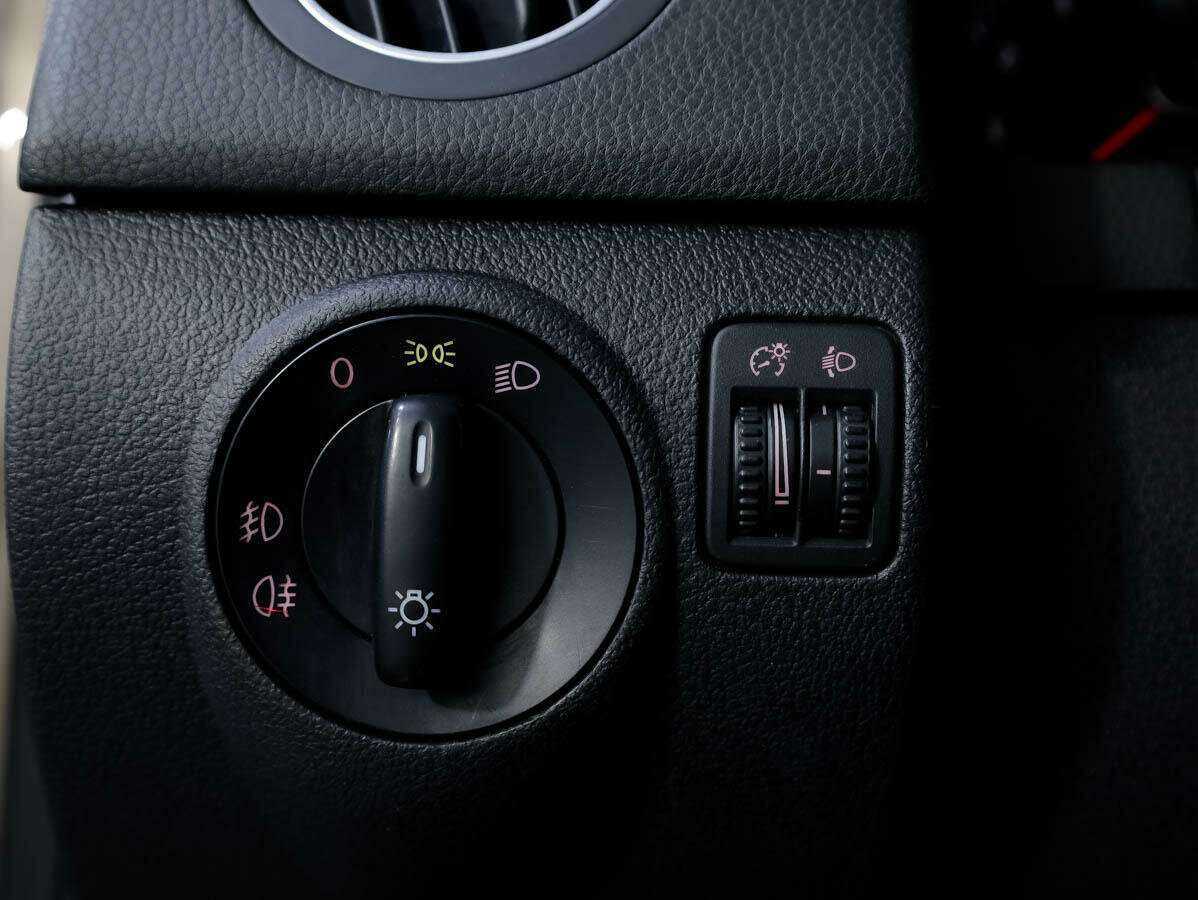 Volkswagen Golf Plus с пробегом — 2011 год. Фото: #16