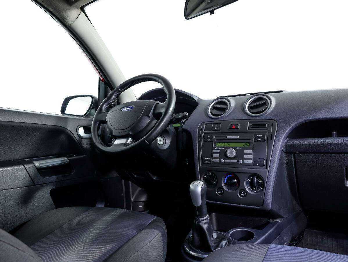 Ford Fusion с пробегом — 2006 год. Фото: #8