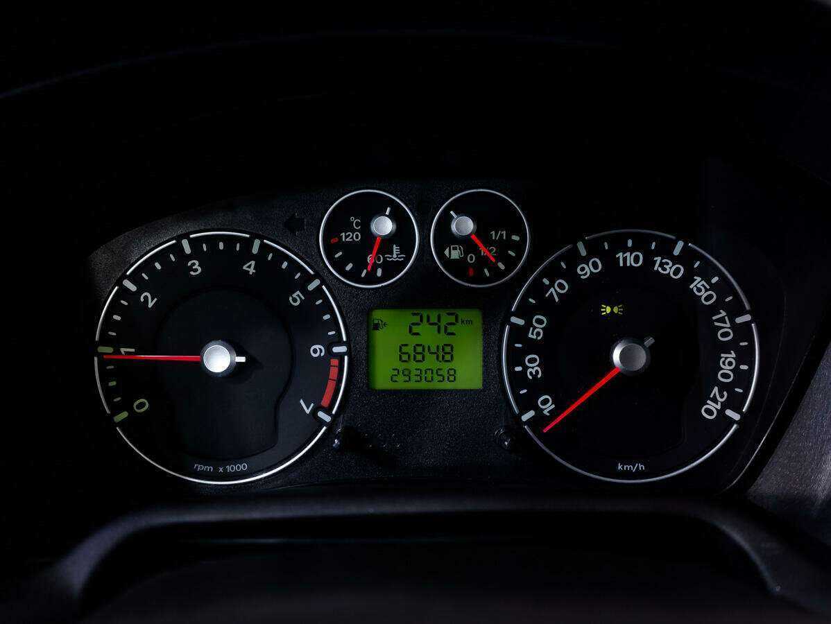 Ford Fusion с пробегом — 2006 год. Фото: #20