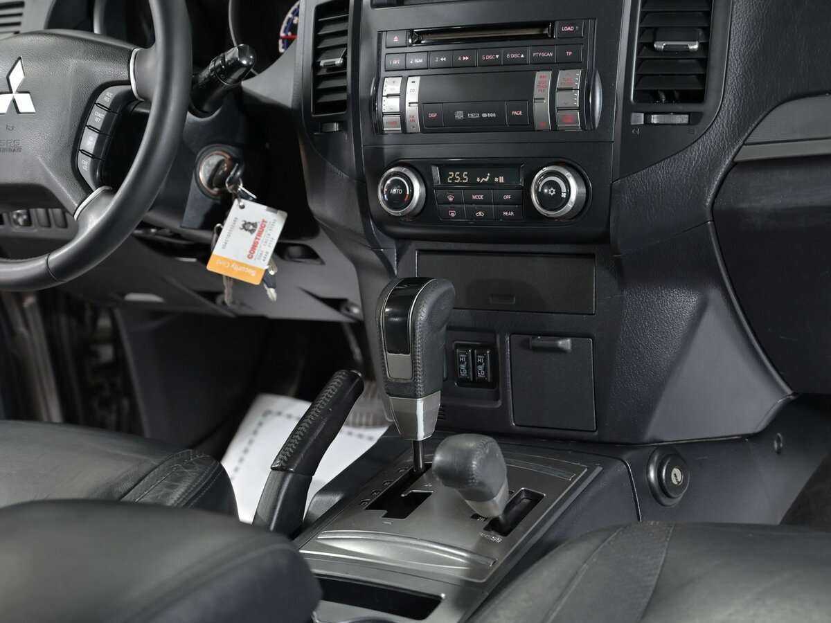 Mitsubishi Pajero с пробегом — 2010 год. Фото: #12