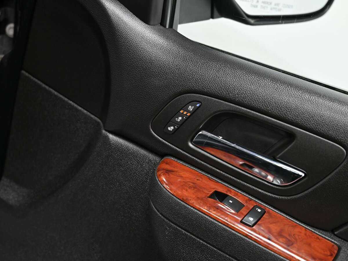 Chevrolet Tahoe с пробегом — 2012 год. Фото: #9