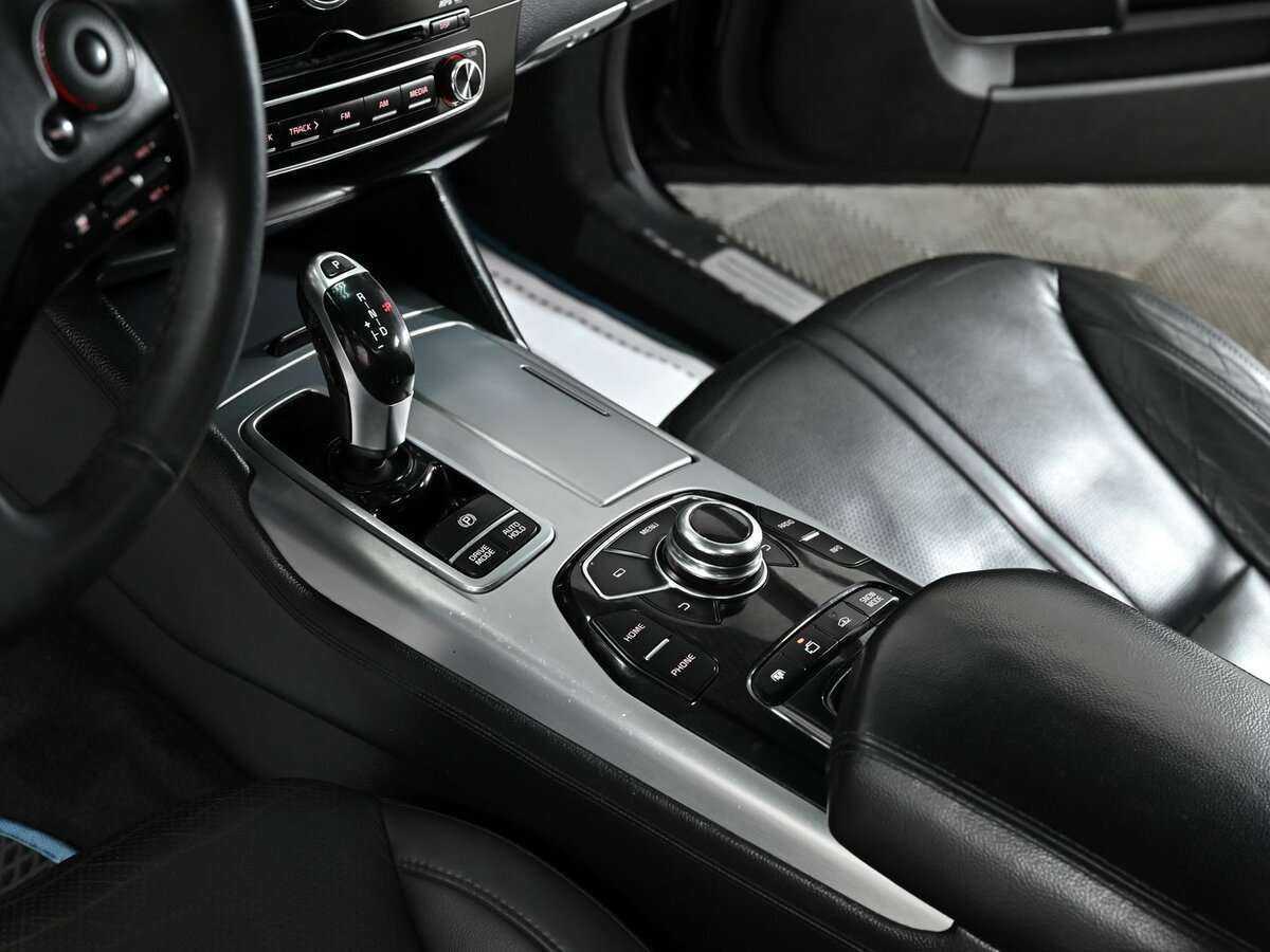 Kia Quoris с пробегом — 2013 год. Фото: #12