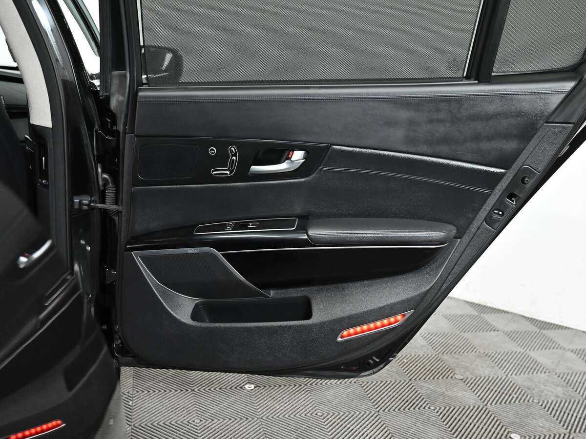 Kia Quoris с пробегом — 2013 год. Фото: #17