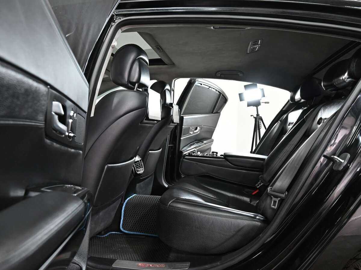 Kia Quoris с пробегом — 2013 год. Фото: #19