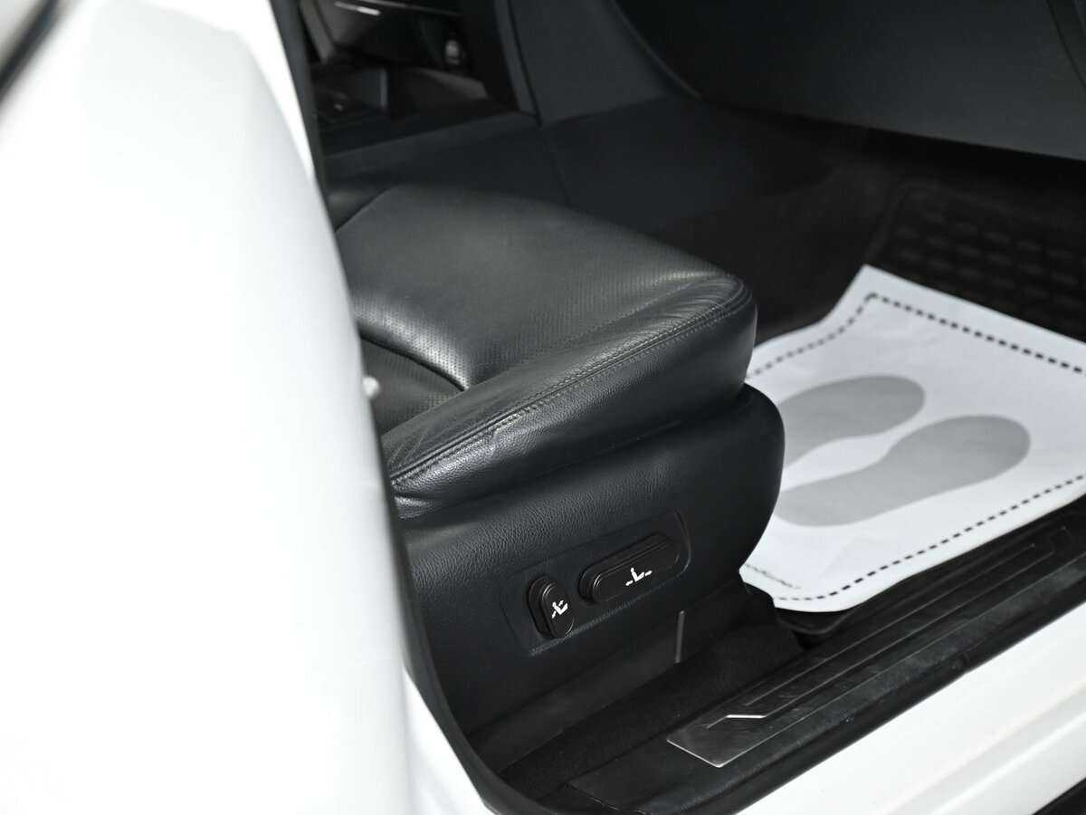 Kia Mohave с пробегом — 2012 год. Фото: #12