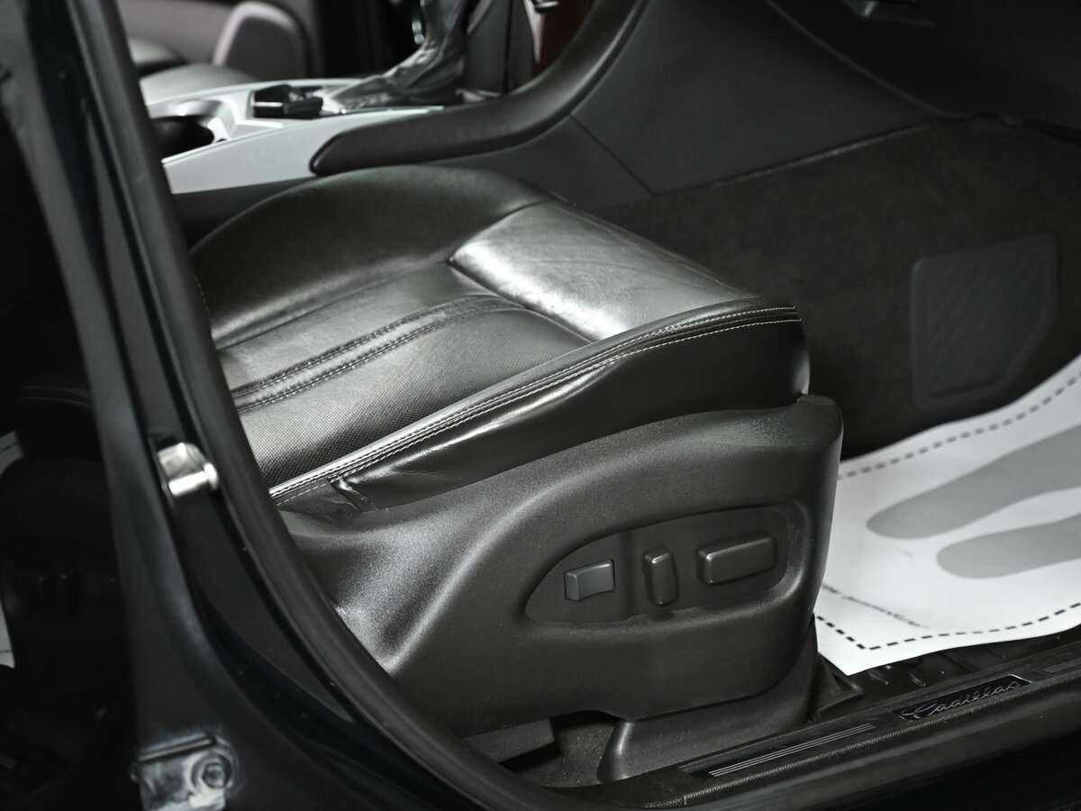 Cadillac SRX с пробегом — 2013 год. Фото: #8