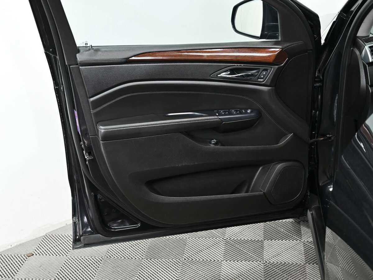 Cadillac SRX с пробегом — 2013 год. Фото: #15