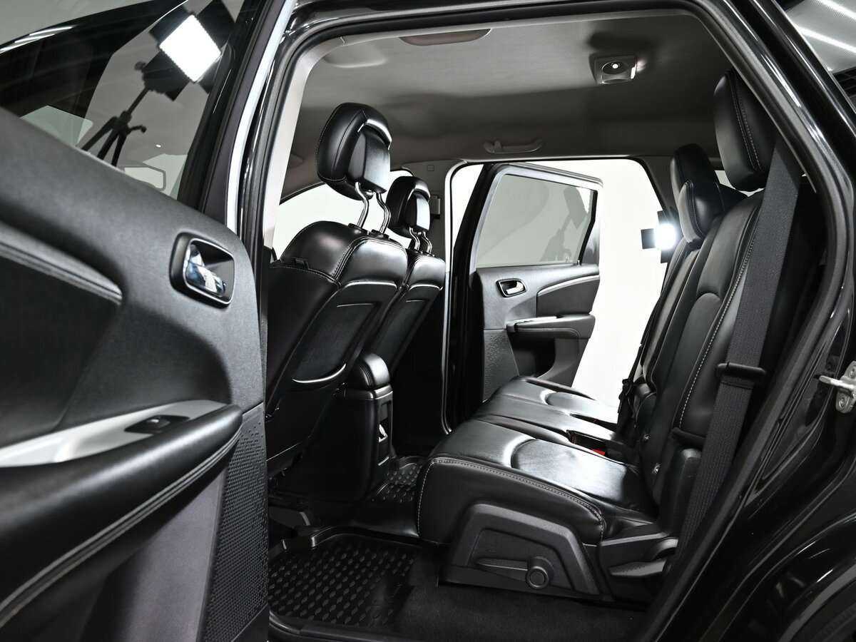 Dodge Journey с пробегом — 2011 год. Фото: #11