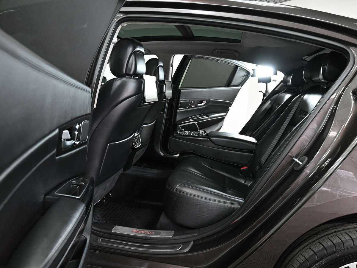 Kia Quoris с пробегом — 2014 год. Фото: #19