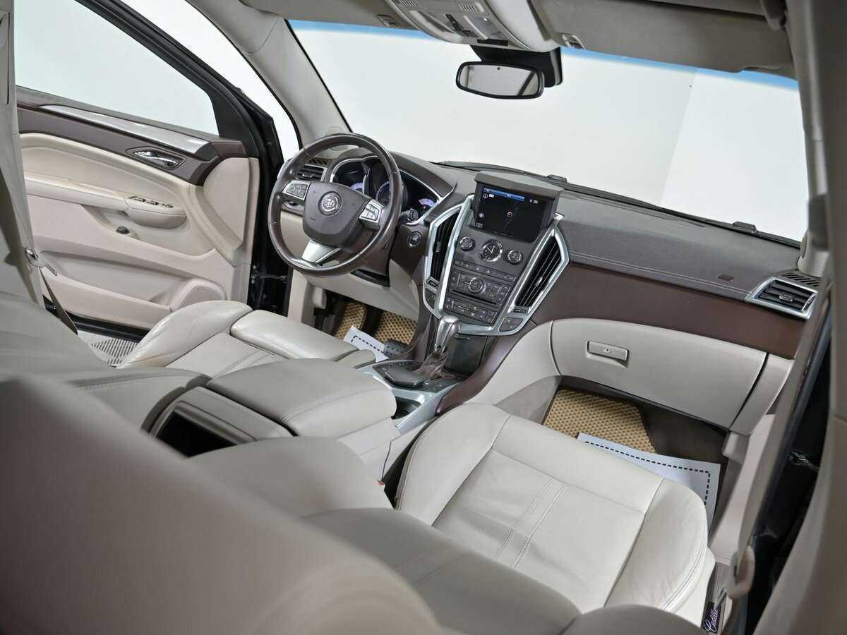 Cadillac SRX с пробегом — 2010 год. Фото: #4