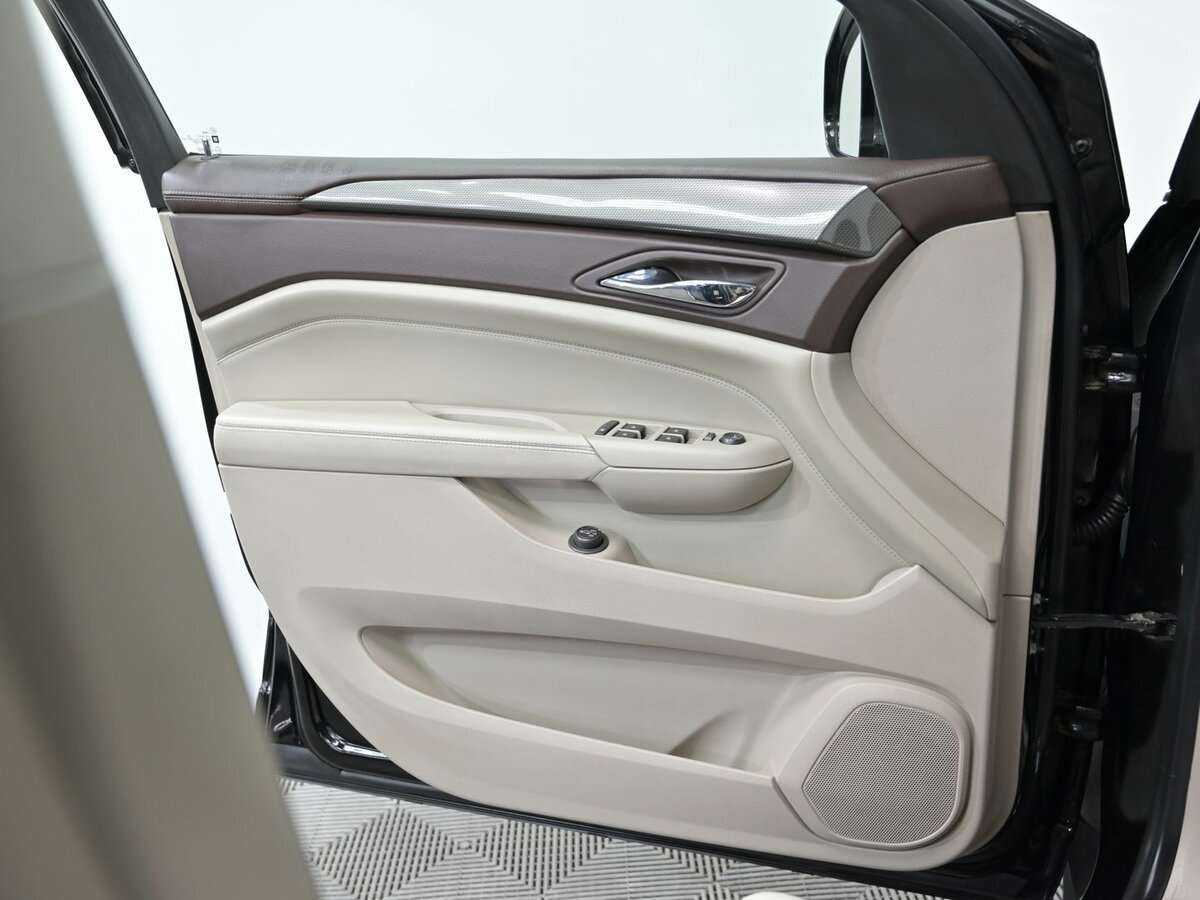 Cadillac SRX с пробегом — 2010 год. Фото: #8