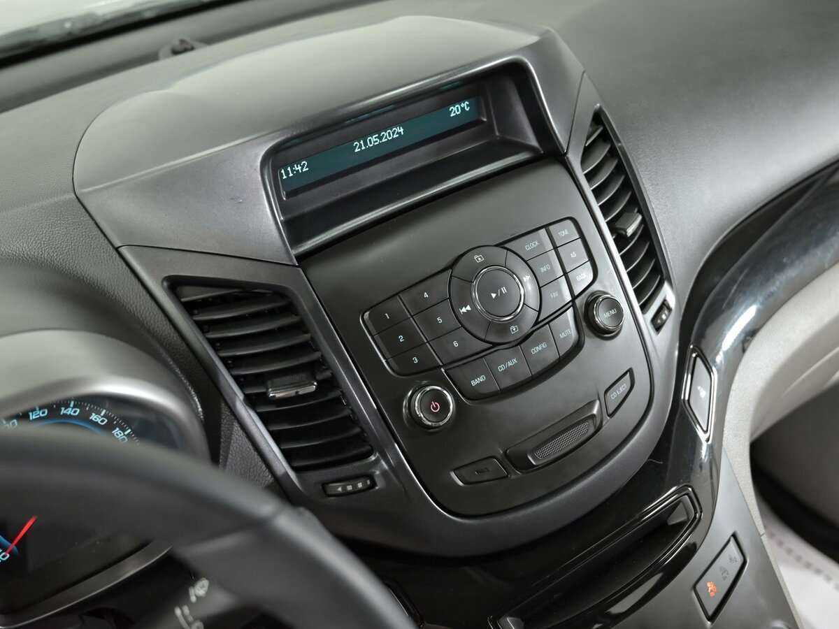 Chevrolet Orlando с пробегом — 2012 год. Фото: #11