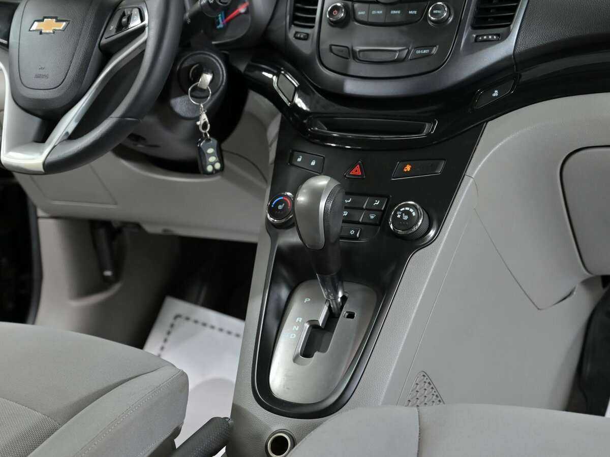 Chevrolet Orlando с пробегом — 2012 год. Фото: #13