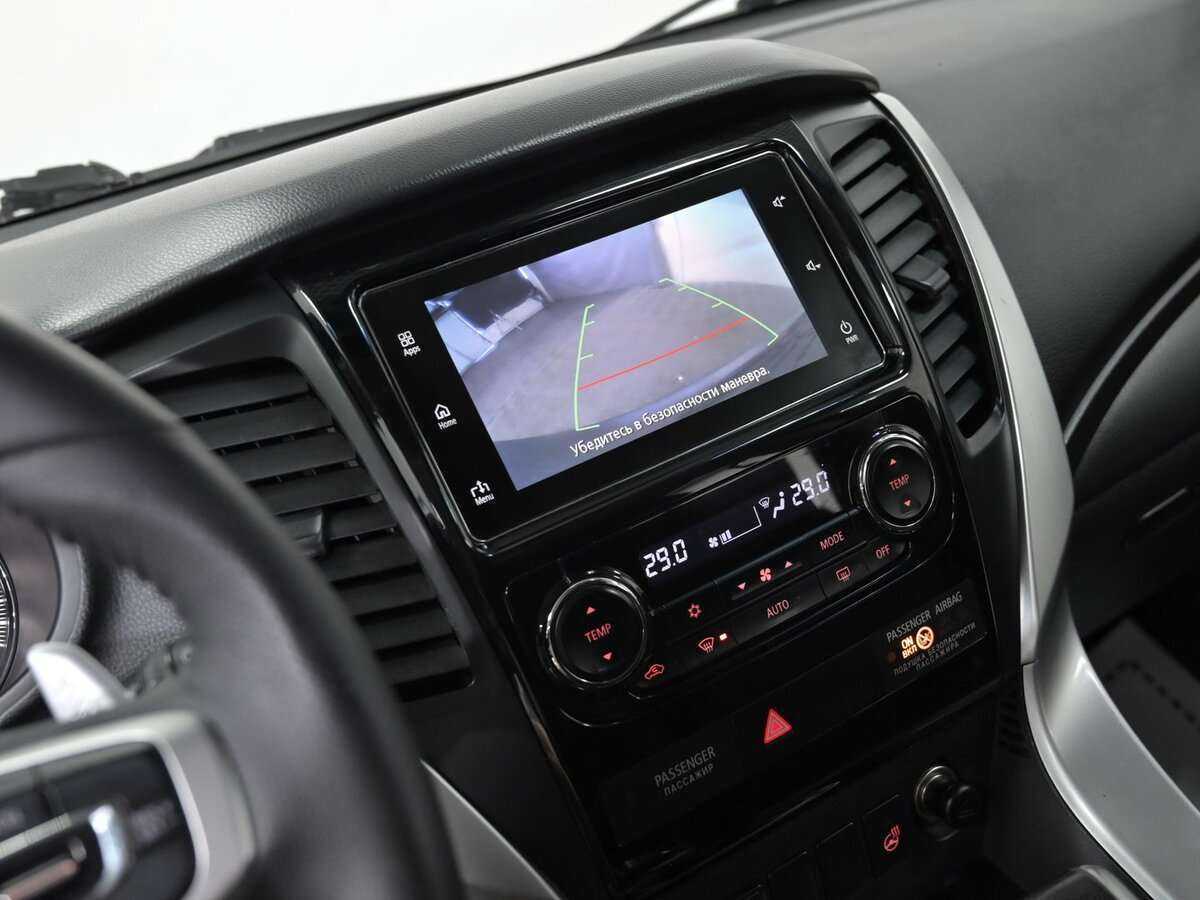 Mitsubishi Pajero Sport с пробегом — 2017 год. Фото: #11