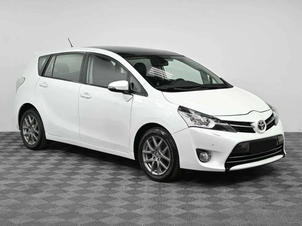 Toyota Verso с пробегом — 2015 год. Фото: #2