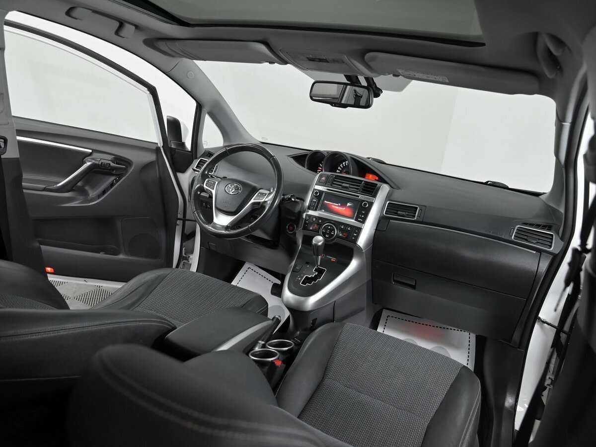 Toyota Verso с пробегом — 2015 год. Фото: #4