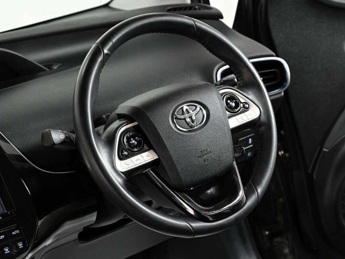 Toyota Prius с пробегом — 2016 год. Фото: #4