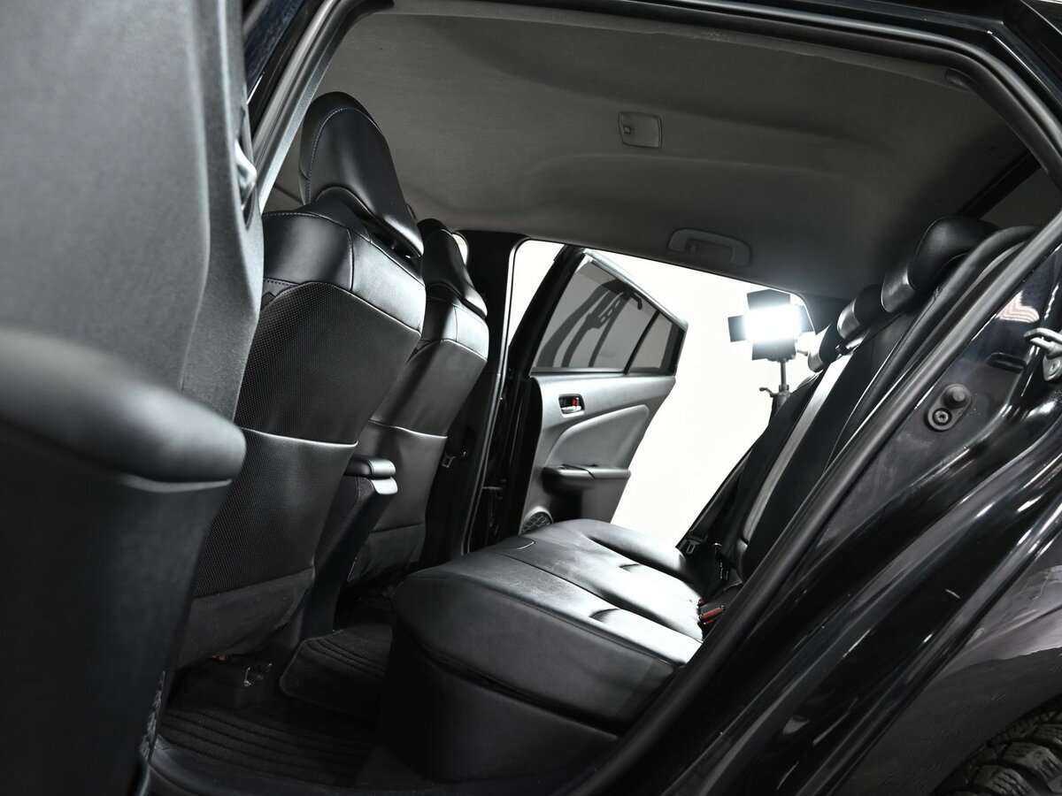 Toyota Prius с пробегом — 2016 год. Фото: #13