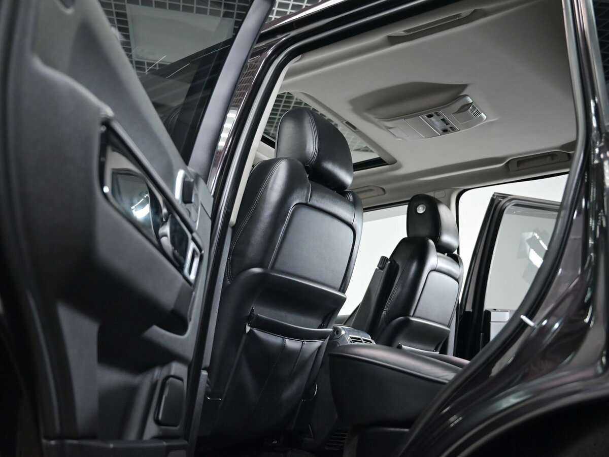 Land Rover Range Rover с пробегом — 2011 год. Фото: #6