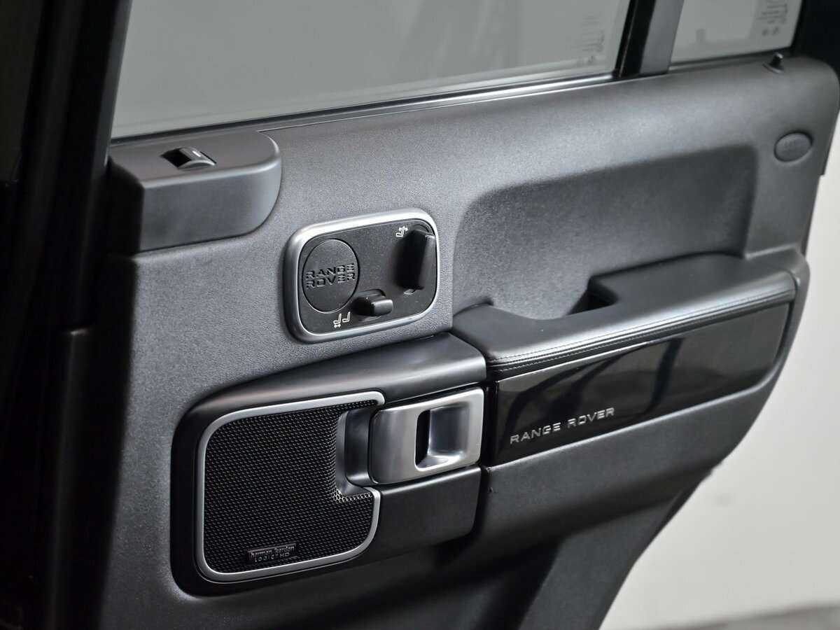 Land Rover Range Rover с пробегом — 2011 год. Фото: #7