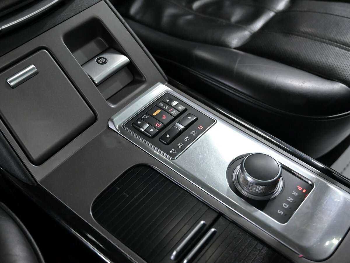 Land Rover Range Rover с пробегом — 2011 год. Фото: #14